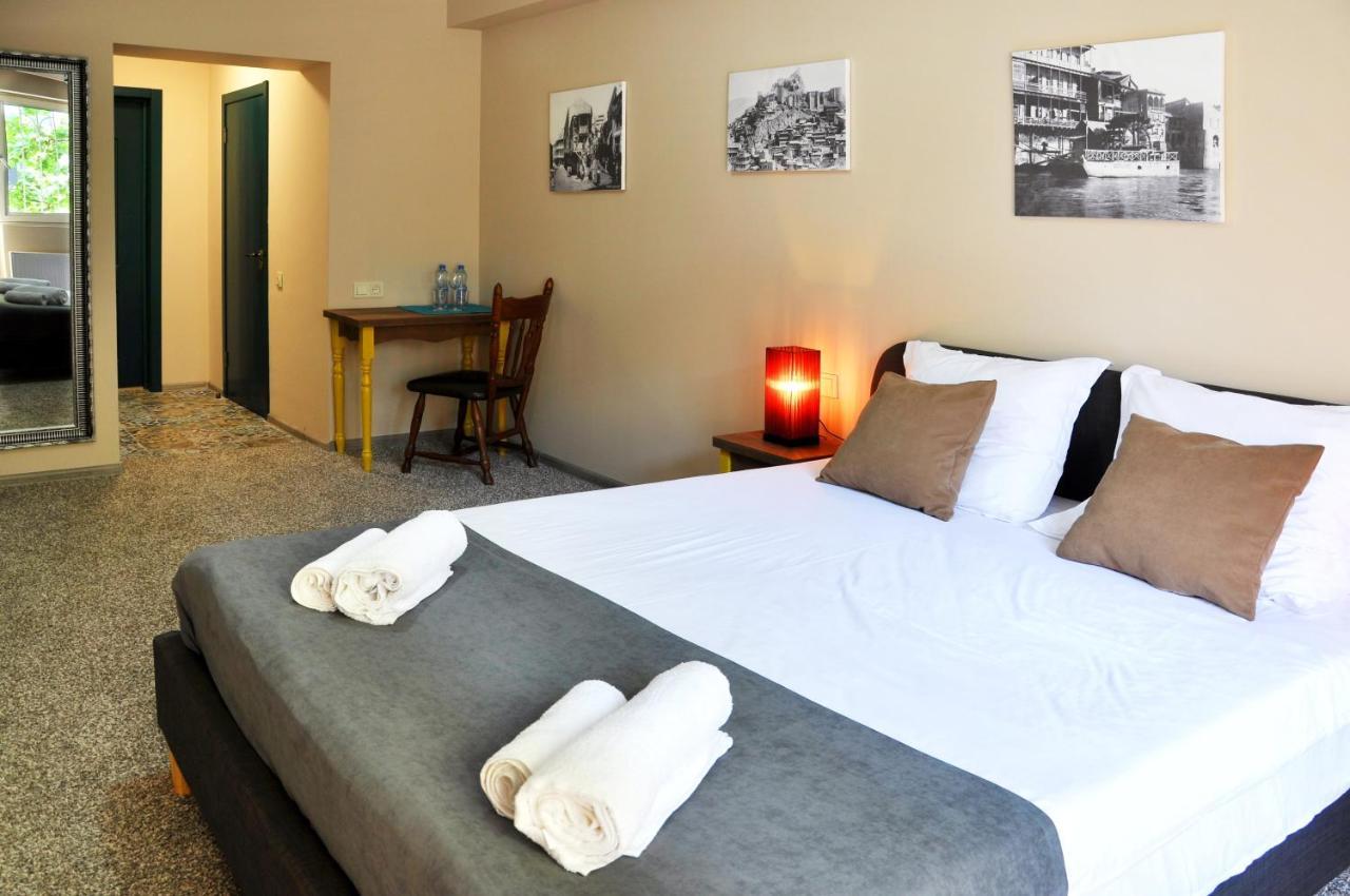 Art Hotel Claude Monet Tiflis Dış mekan fotoğraf