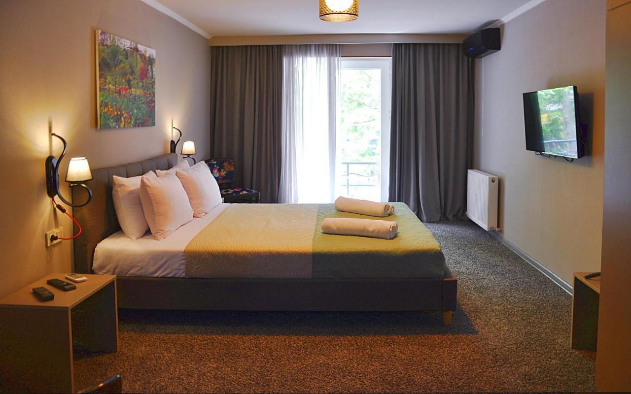 Art Hotel Claude Monet Tiflis Dış mekan fotoğraf