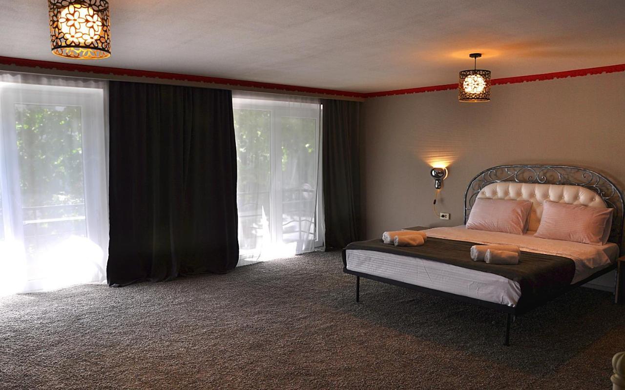 Art Hotel Claude Monet Tiflis Dış mekan fotoğraf